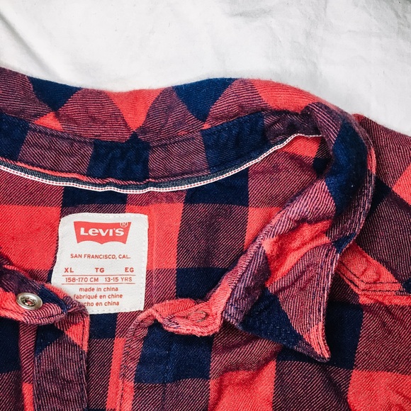 Levi’s Flannel - Picture 2 of 6